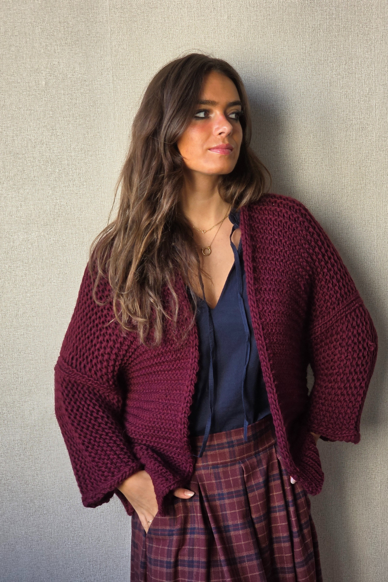 Chaqueta de punto gordo tipo kimono burdeos