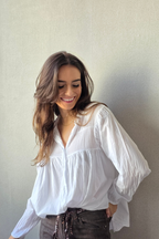 Camisa Blanca Cuello Mao con Rayas