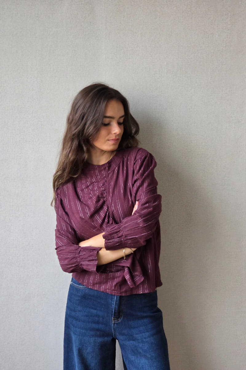 Blusa volante cruzado y rayas lurex burdeos