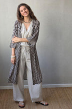 Kimono estampado de flores negro