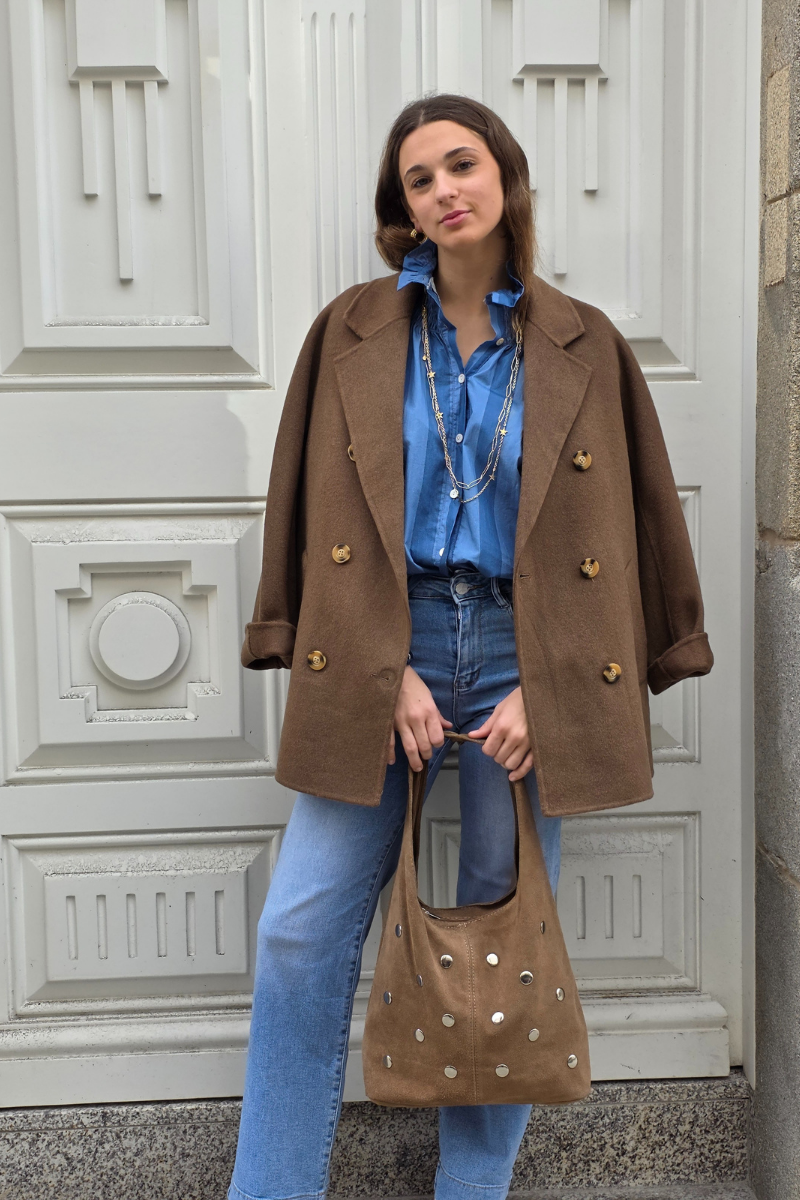 Bolso de Hombro Camel con Tachas - Ante Premium