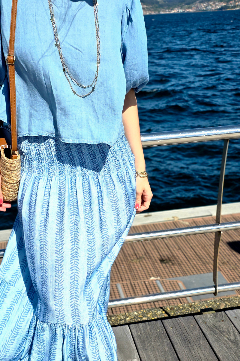 Falda Larga Estampado de Hojas Celeste