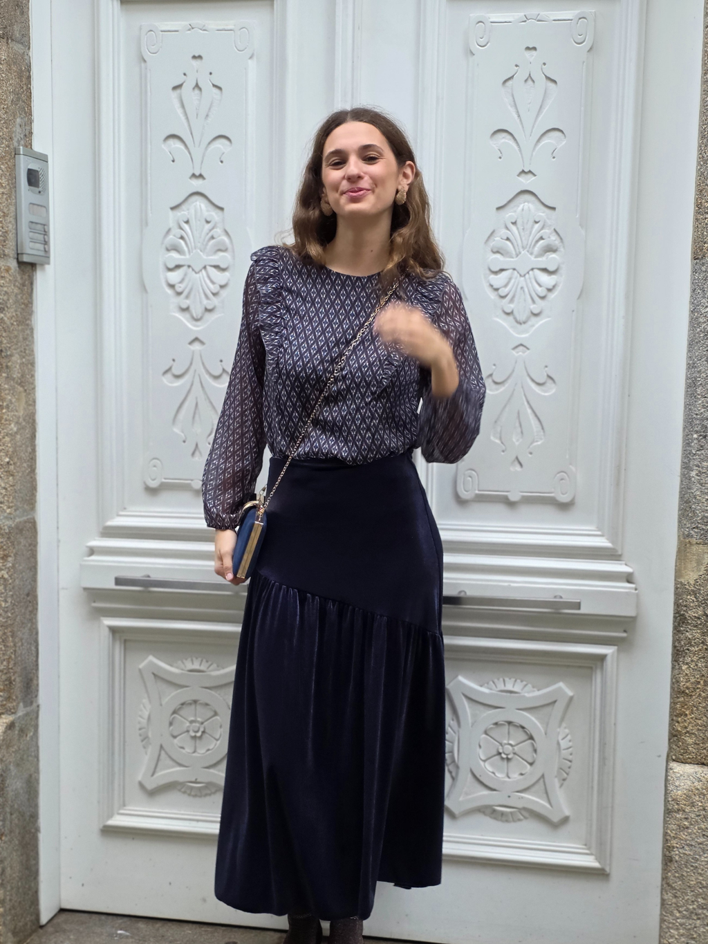 Falda larga de terciopelo asimétrica azul marino