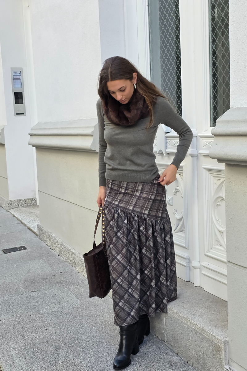 Falda Pía de cuadros escocesa asimétrica verde caqui