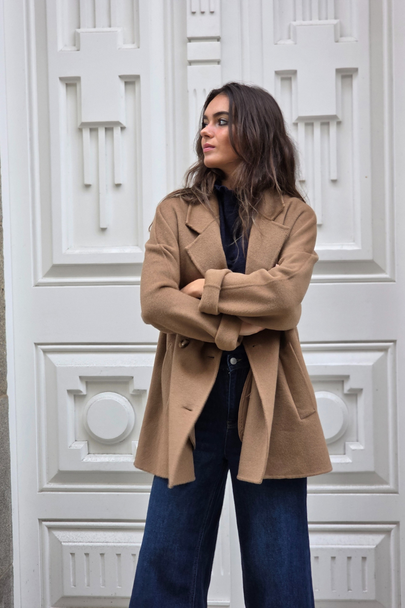 Abrigo de paño básico seis botones camel