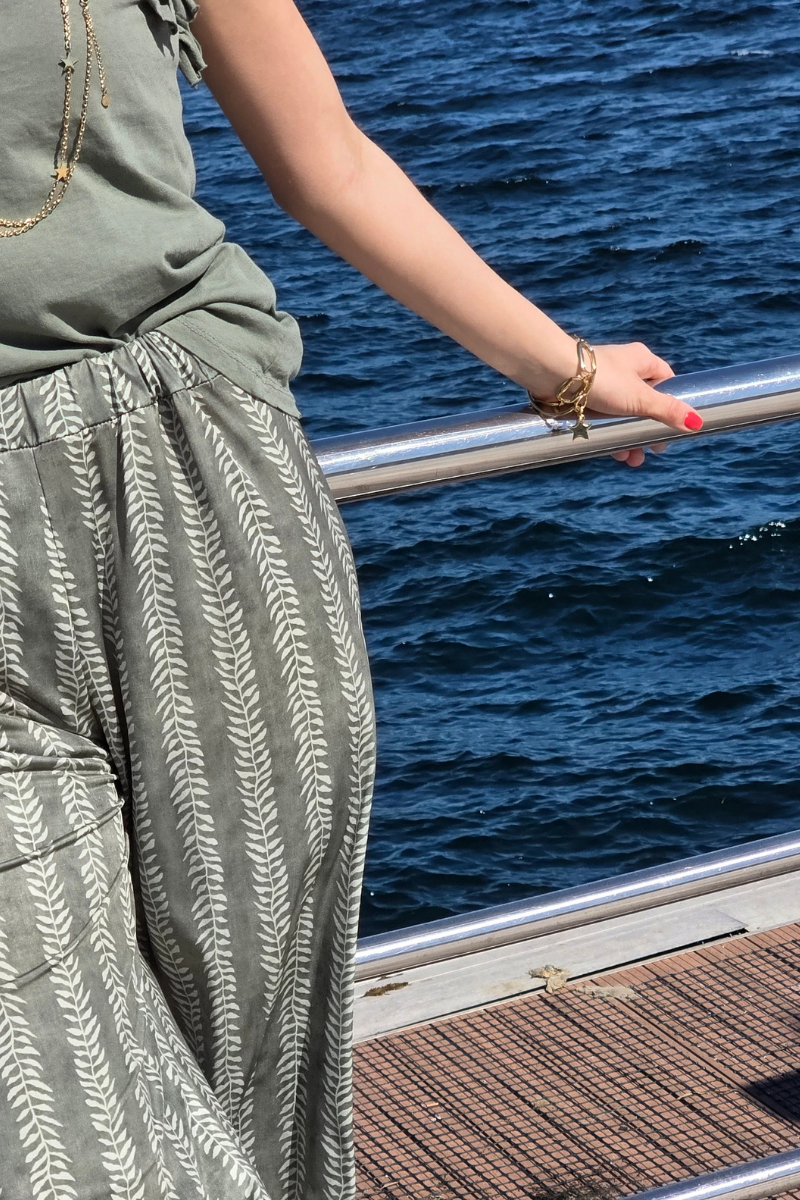 Pantalón Estampado Hojas Caqui