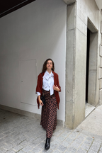 Falda larga con estampada negra