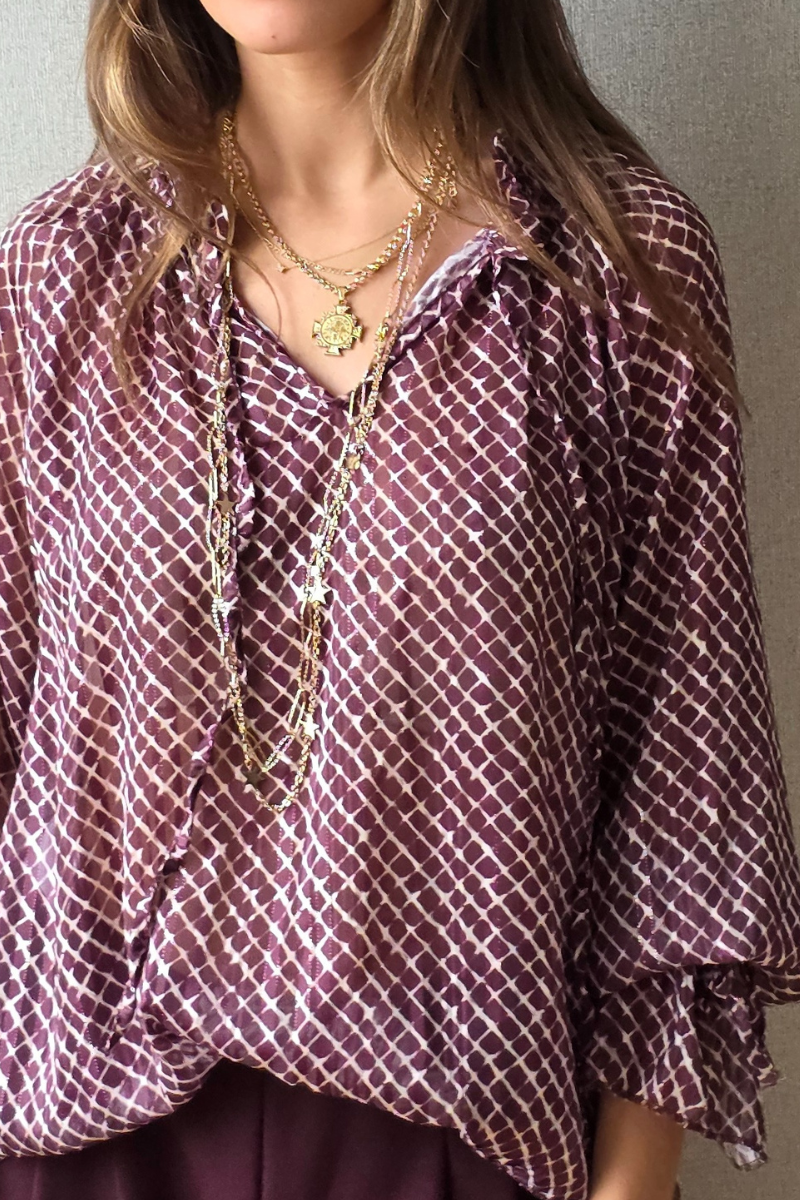 Blusa gasa estampado con brillos granate
