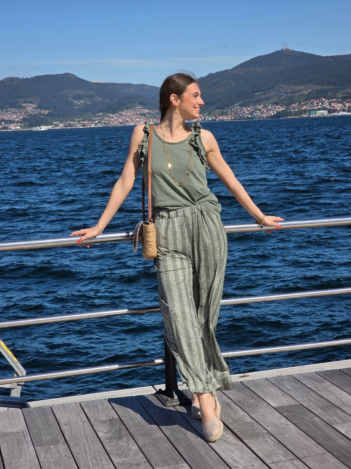 Pantalón Estampado Hojas Caqui