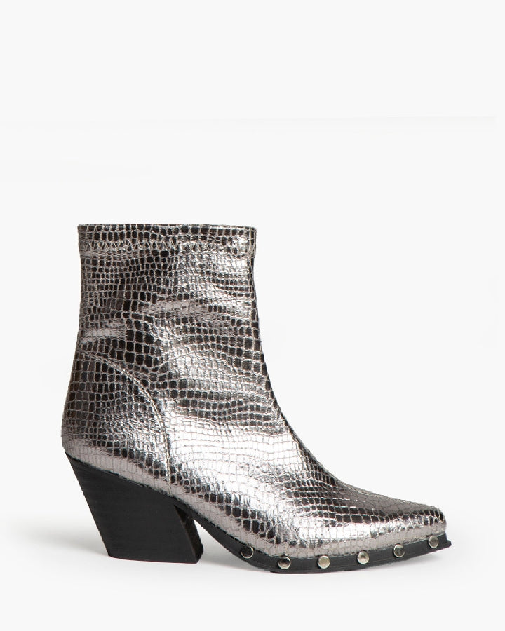 Botines plomo de tacón con tachas en la suela