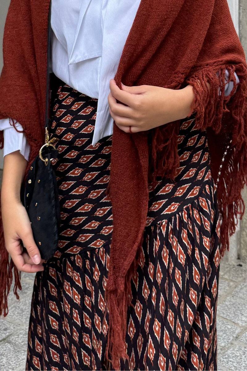 Falda larga con estampada negra