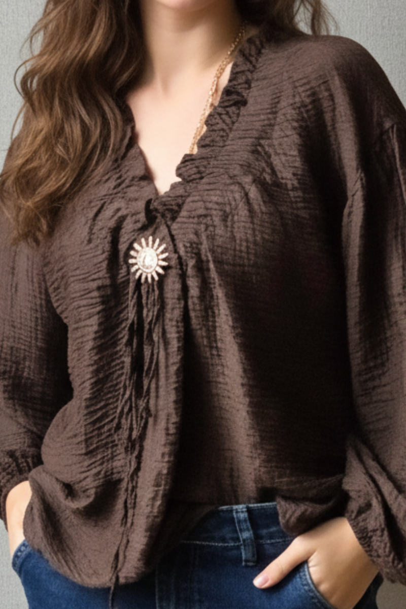 Blusa cuello pico tela arrugada chocolate