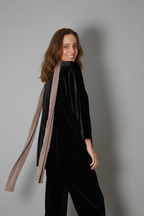 Kimono corto de terciopelo negro