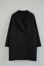 Abrigo de paño básico cuatro botones negro