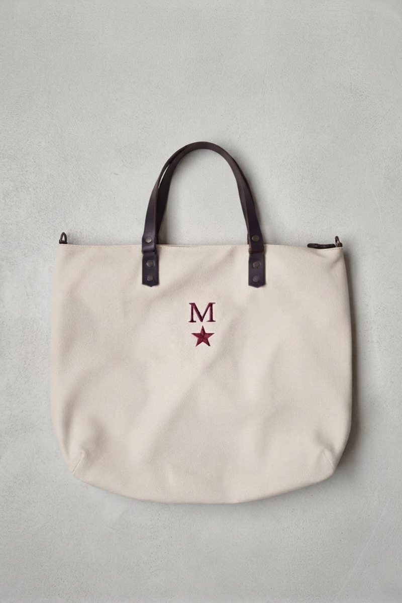Bolso oversize de loneta con piel beige