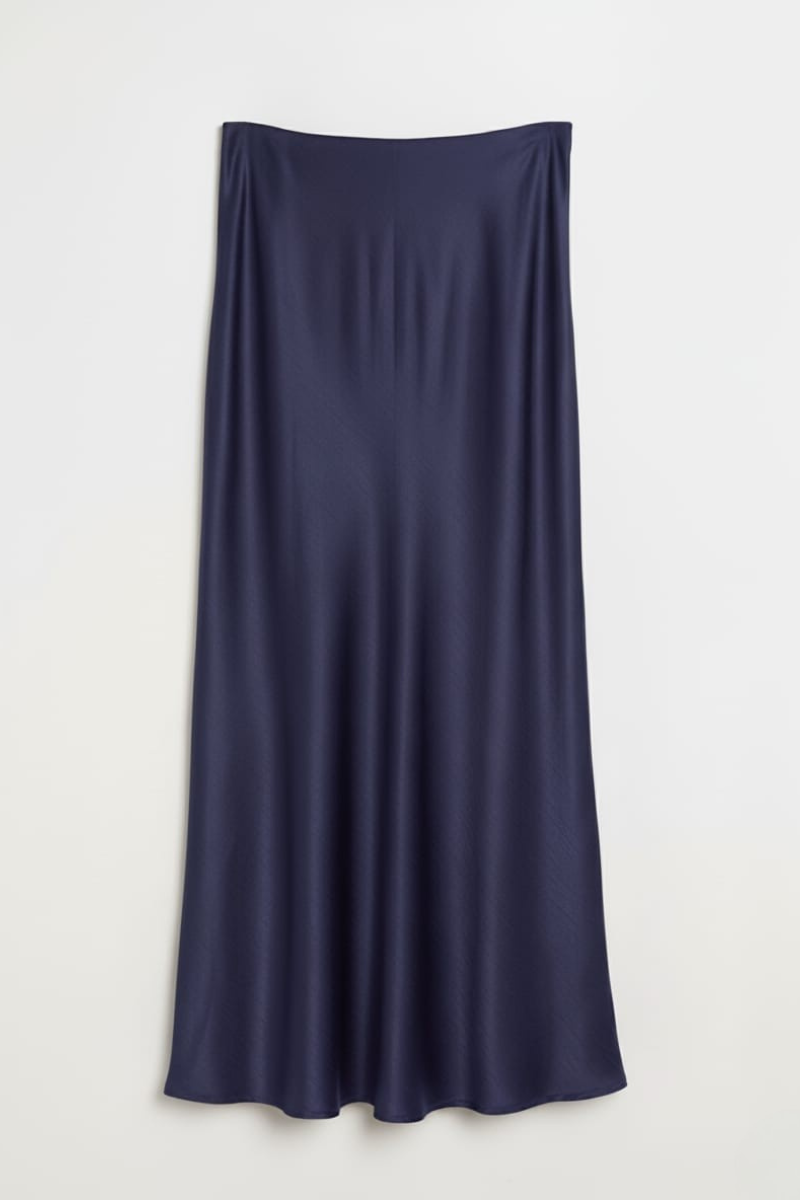 Falda satinada arrugada azul marino