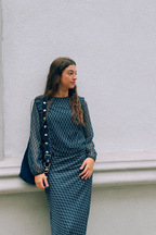 Blusa estampado de rombos azul marino