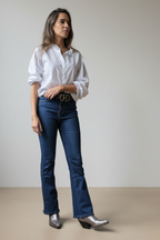 Vaquero flare elástico azul