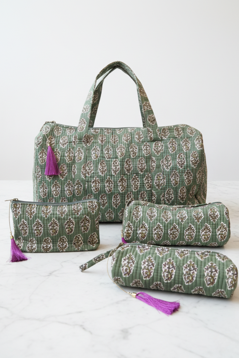 Set de Viaje con Bolsa y 3 Neceseres Estampado Indio Verde