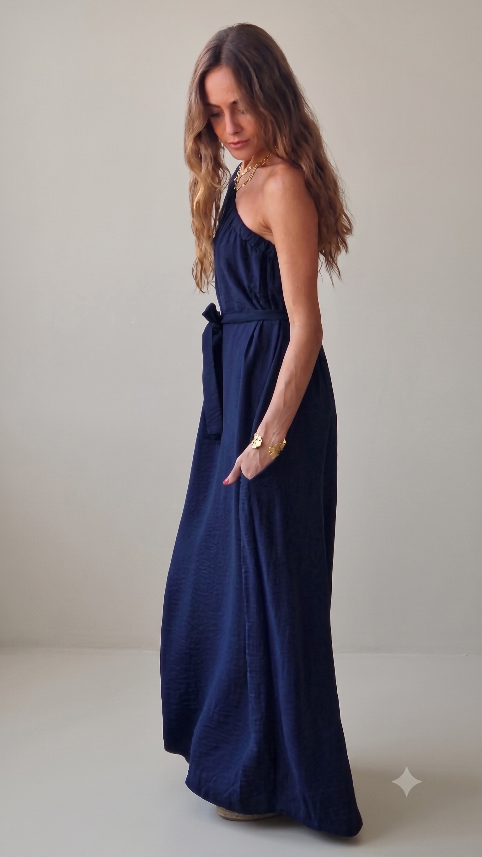 Vestido oversize asimétrico azul marino