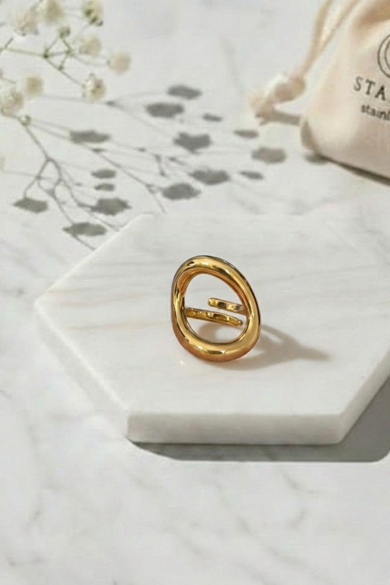Anillo Ajustable ovalado acero dorado