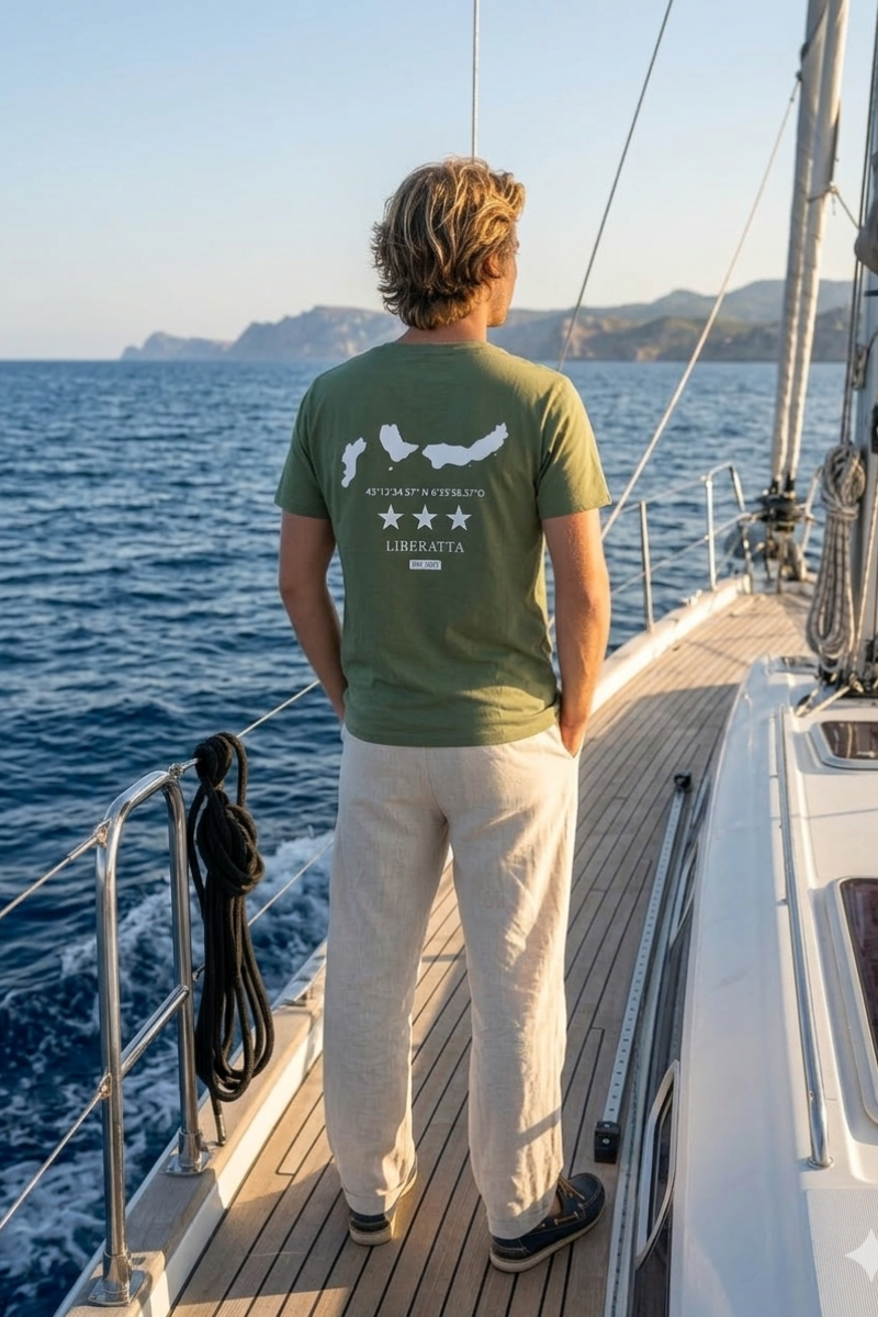 camiseta de hombre de manga corta 100% algodón, con silueta de las Islas Cíes