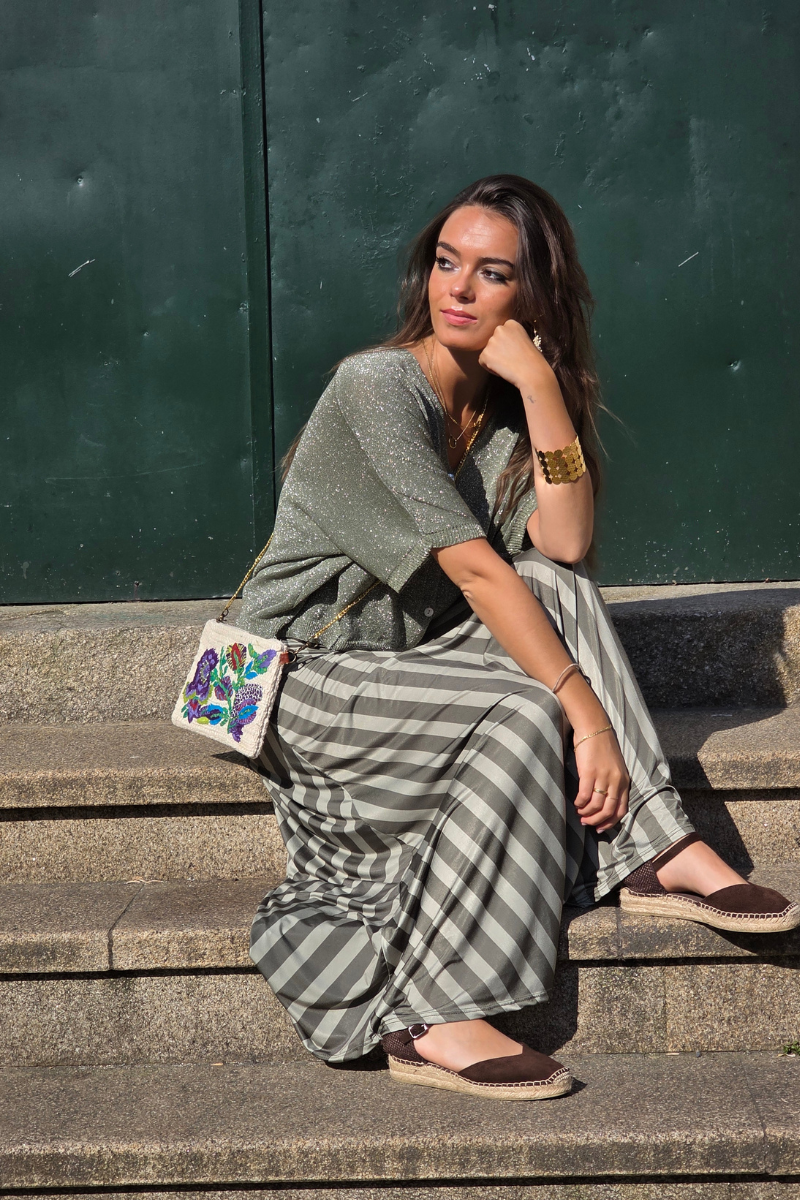 Falda larga de rayas caqui. Tejido que no se arruga, natural y versátil. Perfecta para cualquier ocasión. Descúbrela en Liberatta.