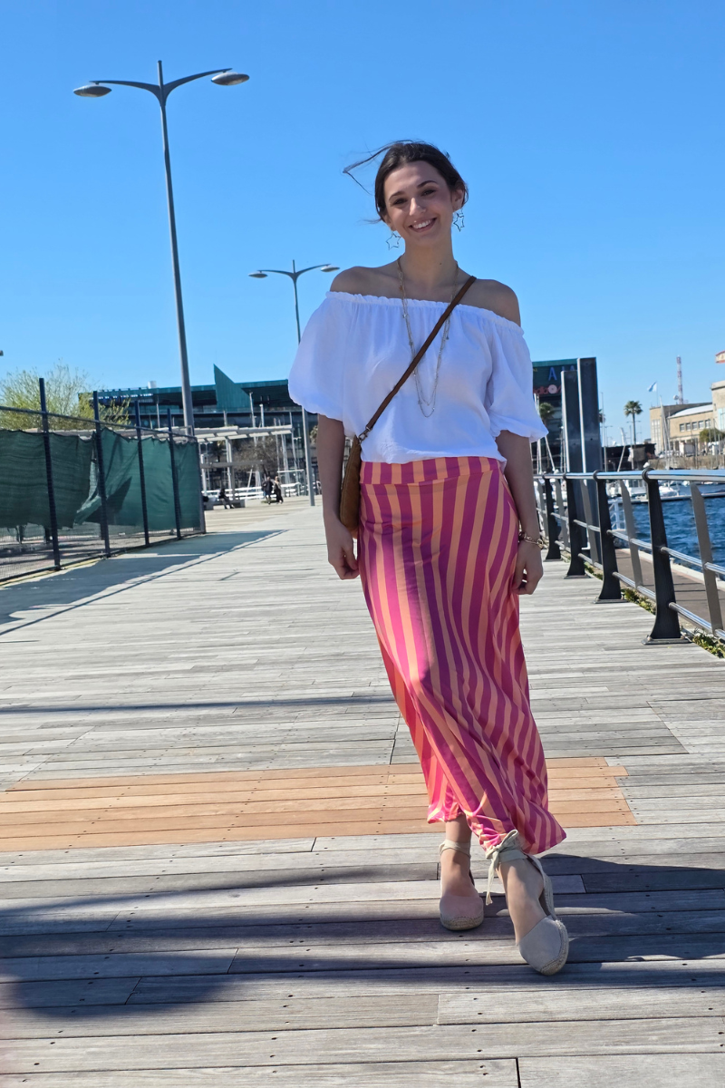 Falda larga de rayas fucsia. Tejido que no se arruga, vibrante y femenina. Perfecta para cualquier ocasión. Descúbrela en Liberatta.