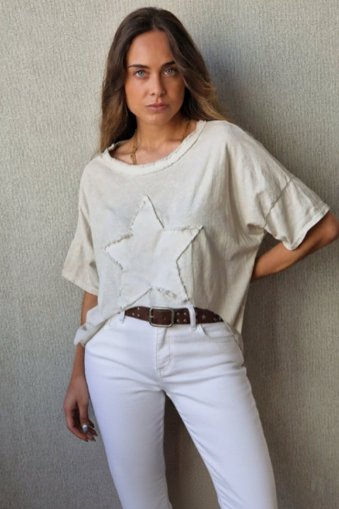 Camiseta manga corta con estrella beige