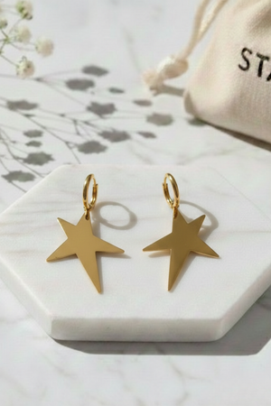 Pendiente de Aro con Estrella Grande