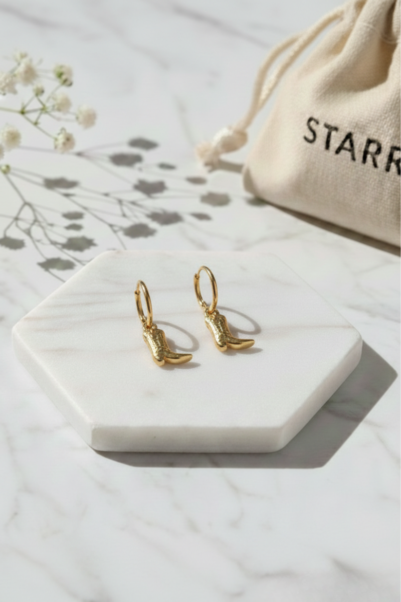 Pendientes de aro dorados con colgante de bota en acero inoxidable - Liberatta