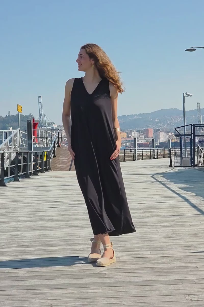 Vestido Asas con Bolsillos Negro