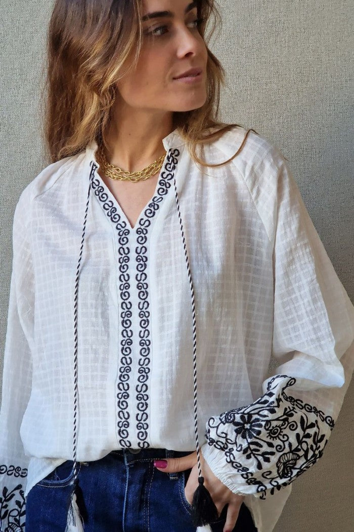 Las blusas boho de Liberatta son perfectas para tus